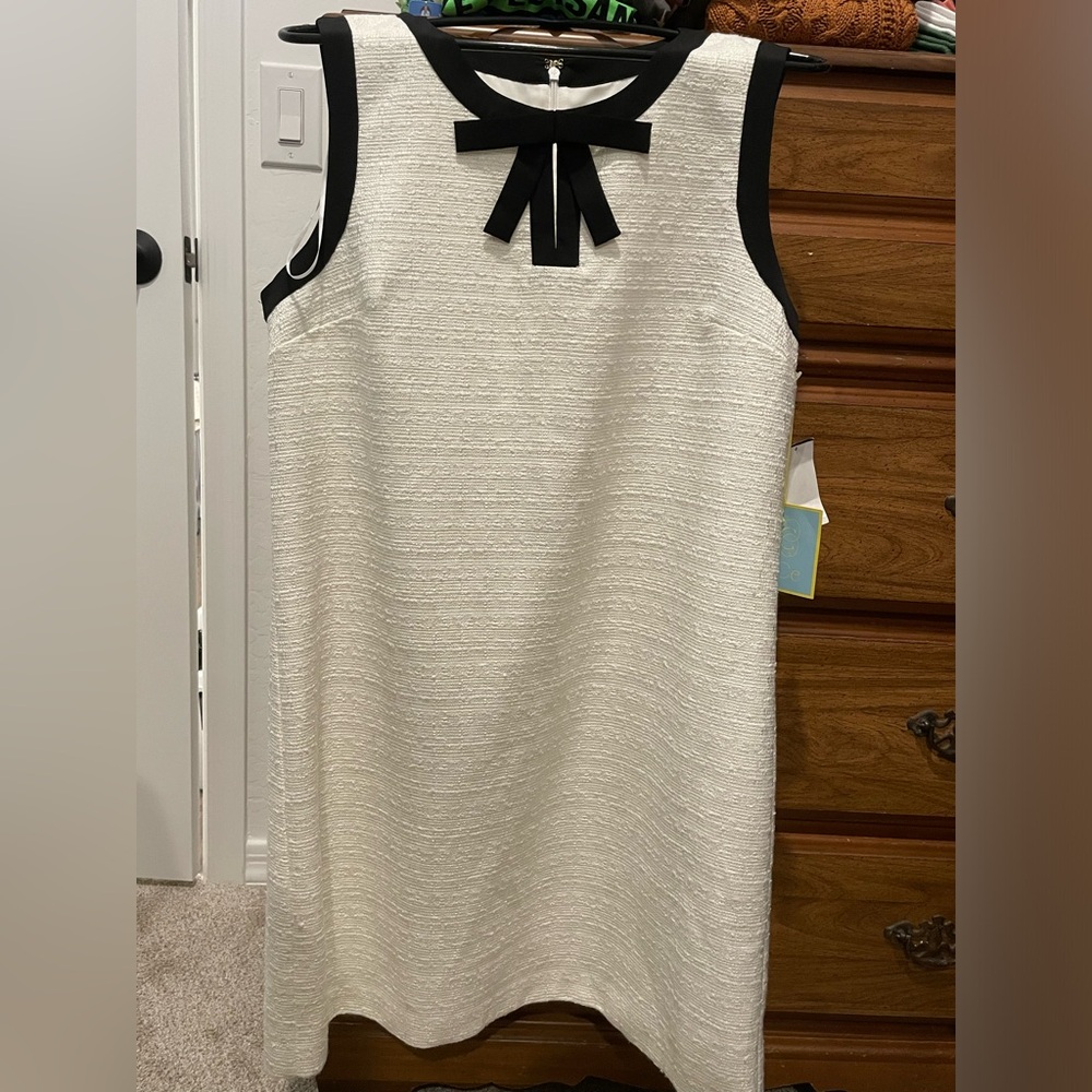 CeCe Sleeveless Dress with Bow detail NWT